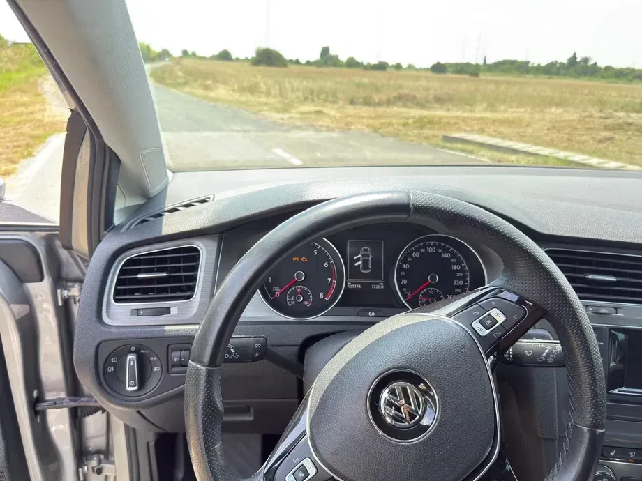 Volkswagen Golf VII 1.2 TSI BlueMotion Technology Comfortline — imagine 8