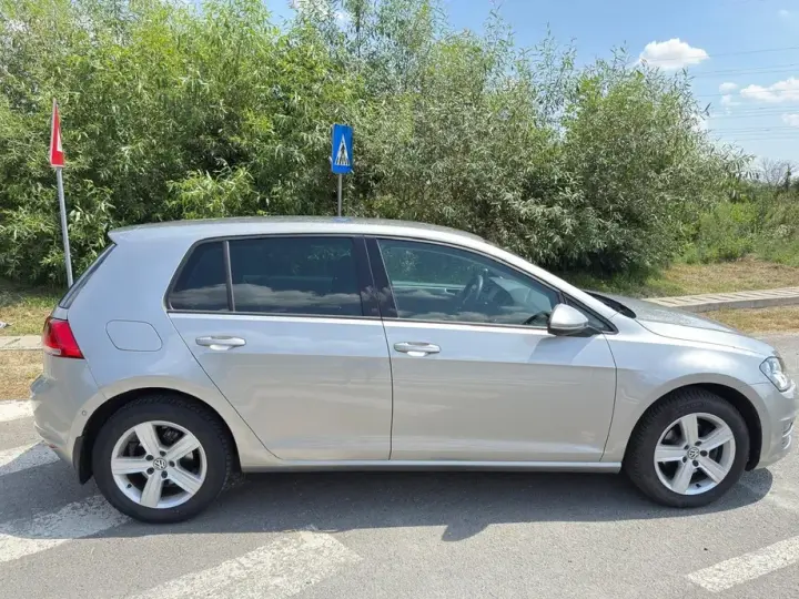 Volkswagen Golf VII 1.2 TSI BlueMotion Technology Comfortline