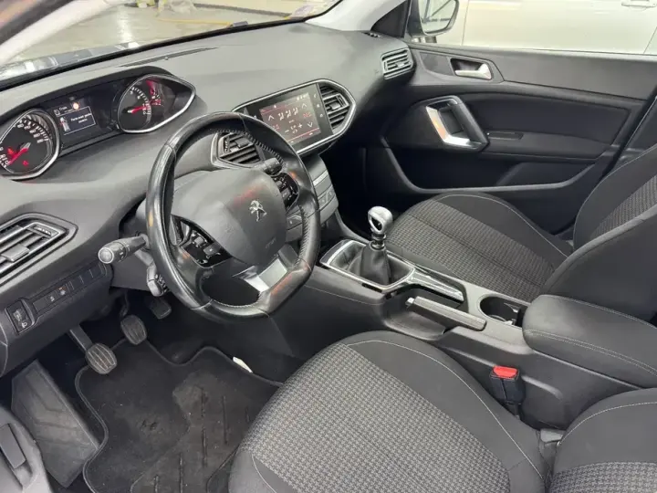Peugeot 308 II