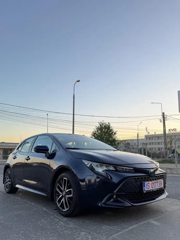 Toyota Corolla XII 1.8 HSD Business — imagine 3