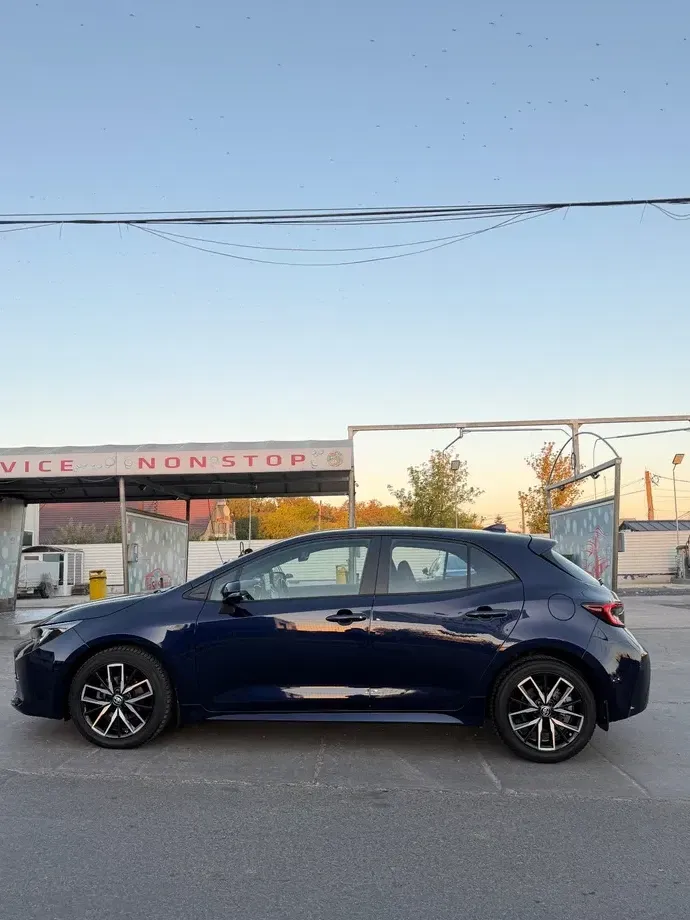 Toyota Corolla XII 1.8 HSD Business — imagine 8