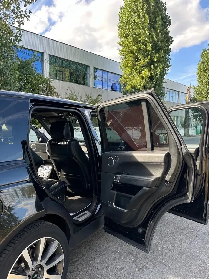 Land Rover Range Rover Vogue — imagine 10