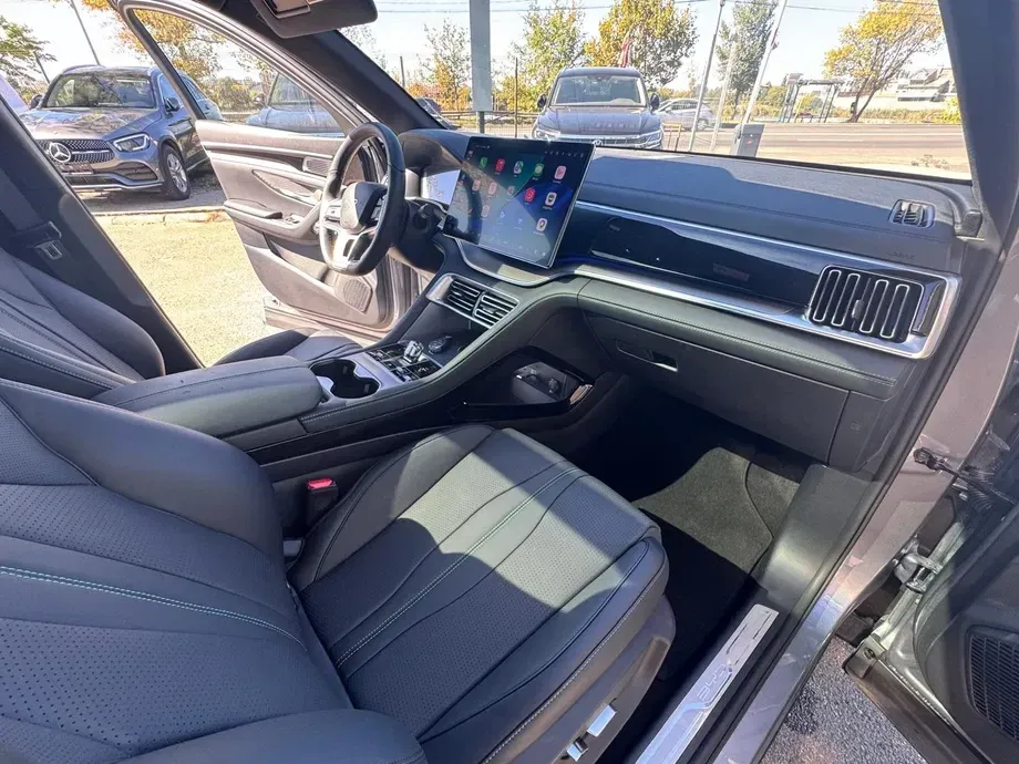 BYD Seal U DM-i PHEV Boost — imagine 8