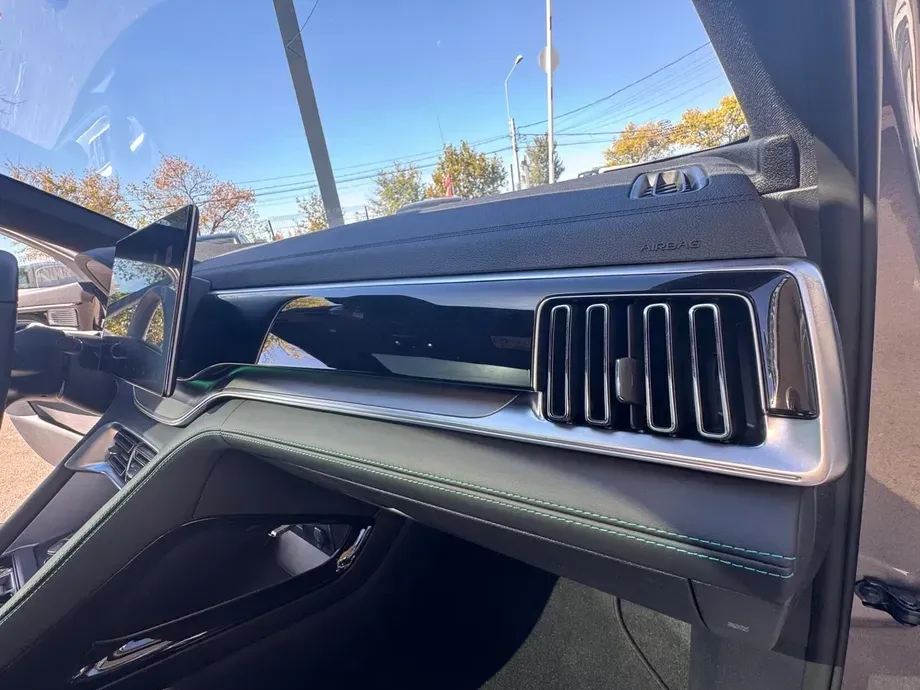 BYD Seal U DM-i PHEV Boost — imagine 7