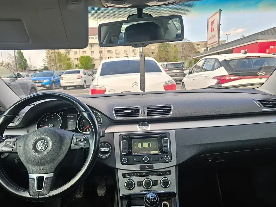 Volkswagen Passat B7 1.6 TDI BlueMotion Technology Business Edition — imagine 10