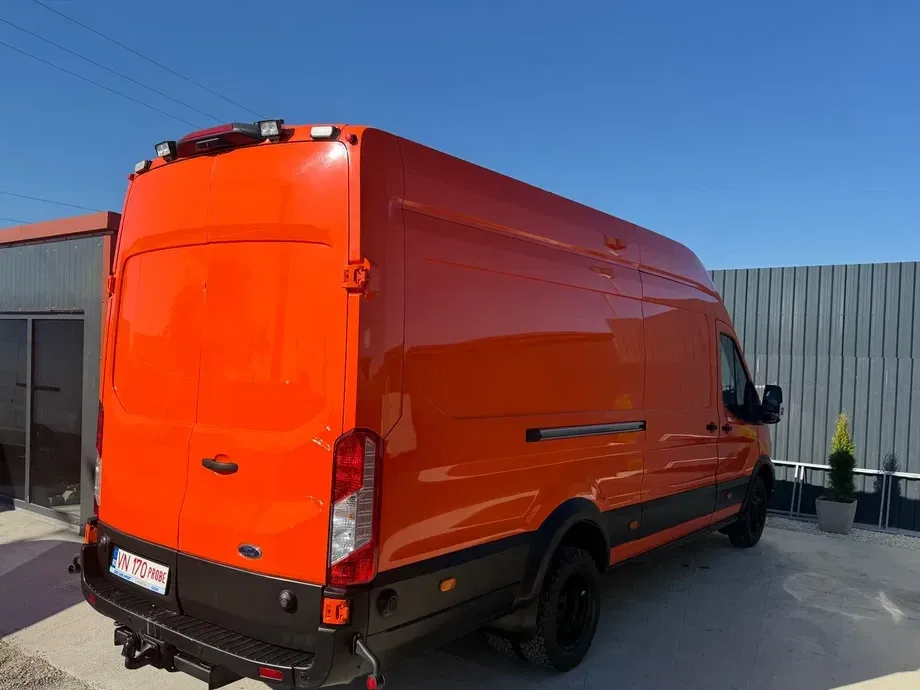 Ford Transit L4 Furgon DCIV RWD Trend — imagine 9