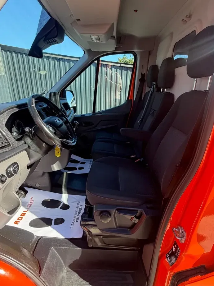 Ford Transit L4 Furgon DCIV RWD Trend — imagine 6