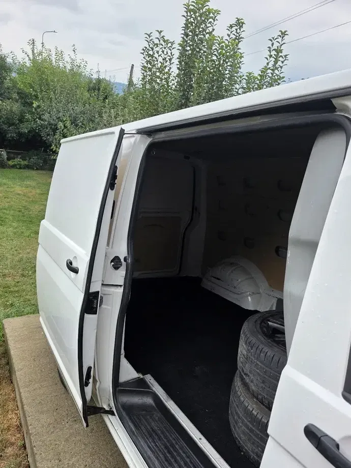 Volkswagen Transporter — imagine 3