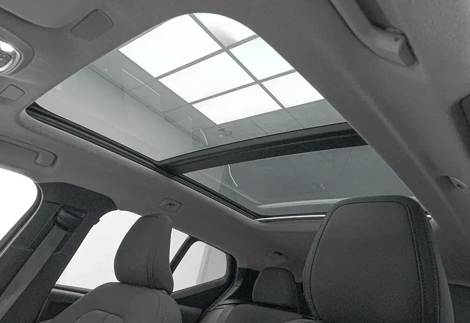 Volvo XC 40 Recharge T4 Twin Engine AT7 Inscription Expression — imagine 8