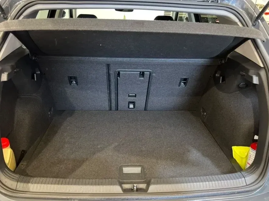 Volkswagen Golf — imagine 7