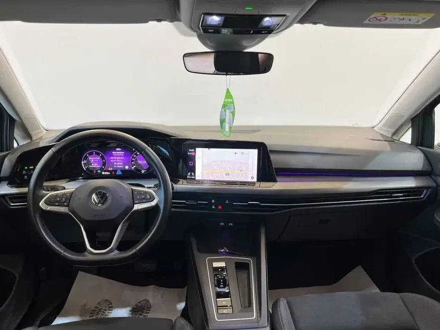Volkswagen Golf — imagine 4