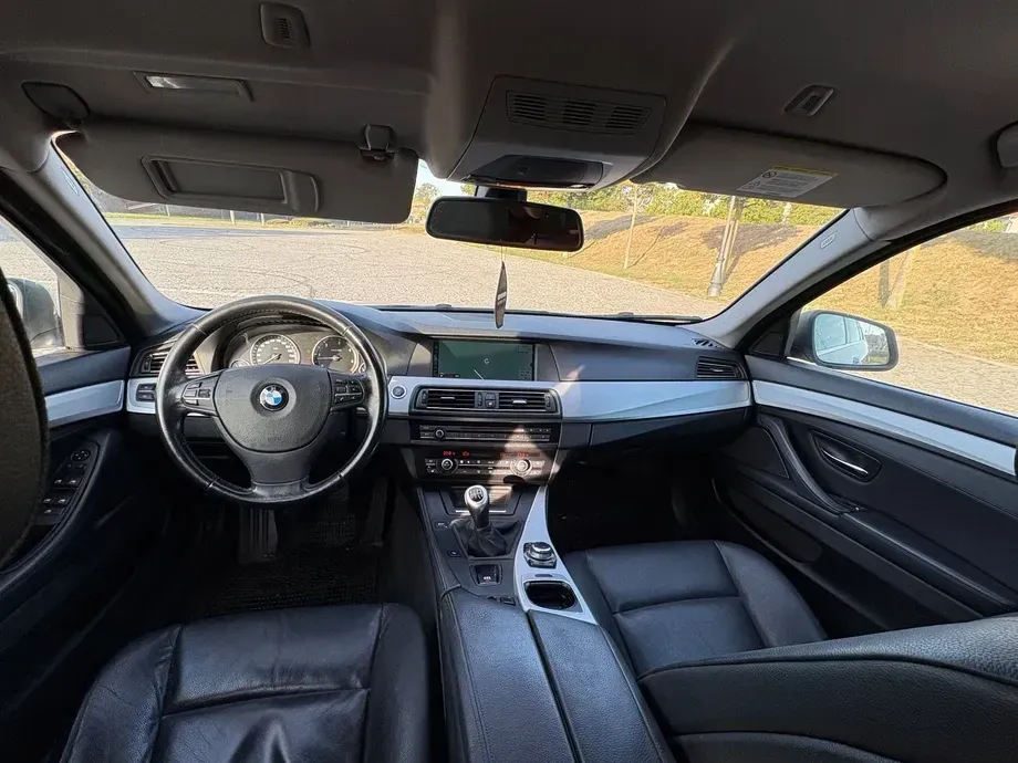 BMW Seria 5 F10/F11/F07 525d — imagine 9
