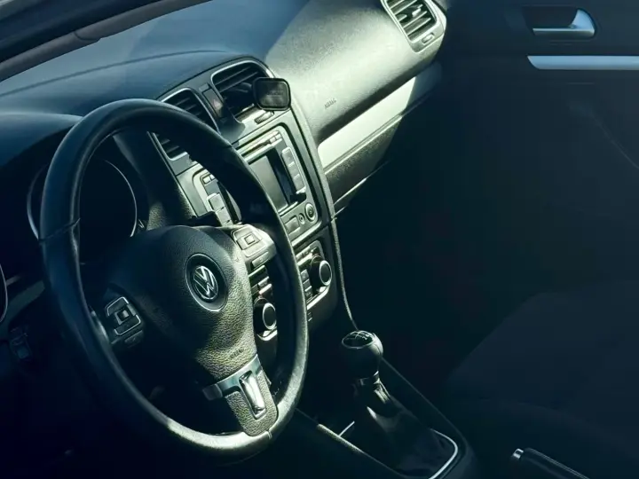 Volkswagen Golf VI