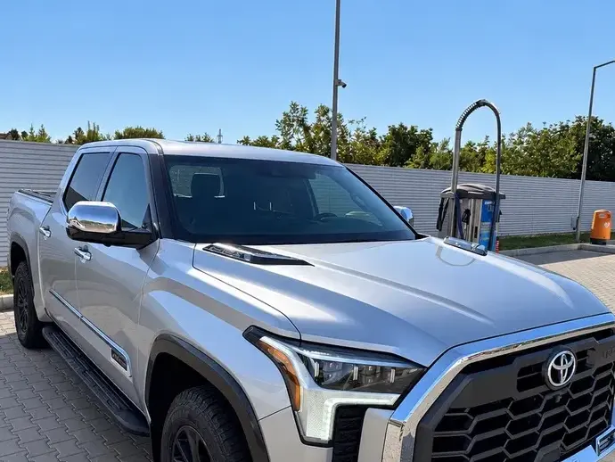 Toyota Tundra III