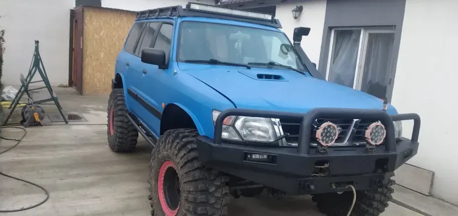 Nissan Patrol V — imagine 2