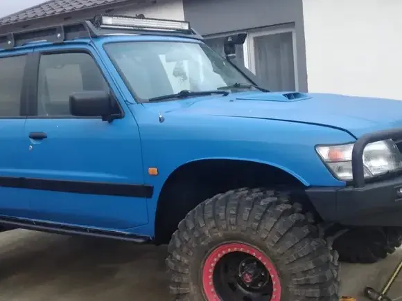 Nissan Patrol V