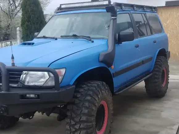 Nissan Patrol V