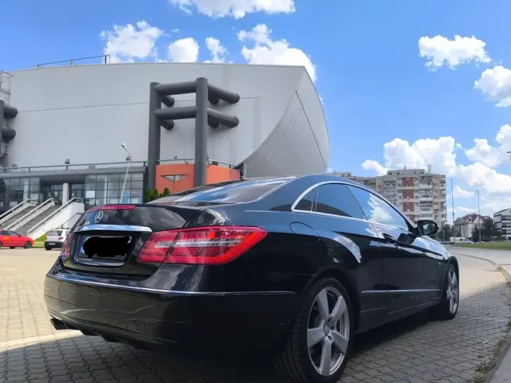 Mercedes-Benz E W212 250 CGI BlueEfficiency Automatik