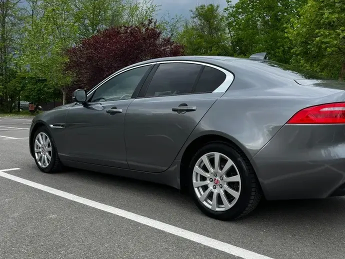 Jaguar XE