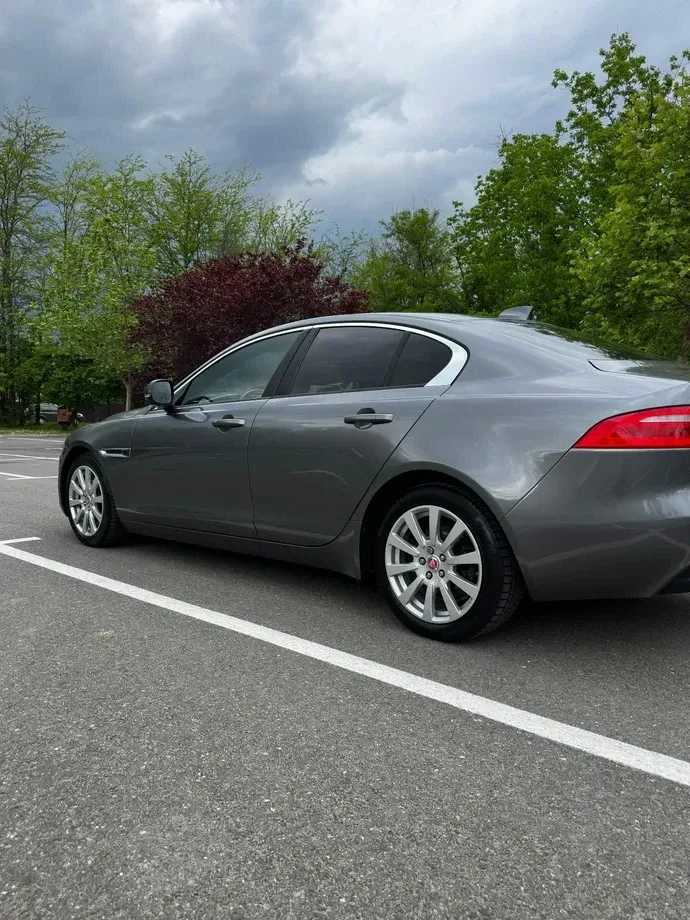 Jaguar XE — imagine 5