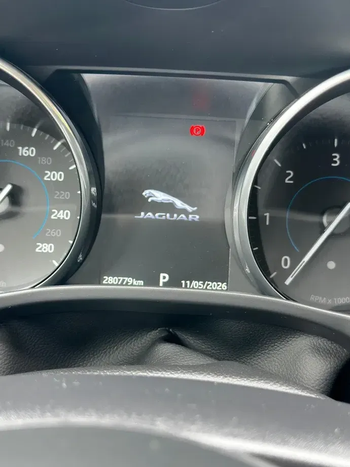 Jaguar XE — imagine 6