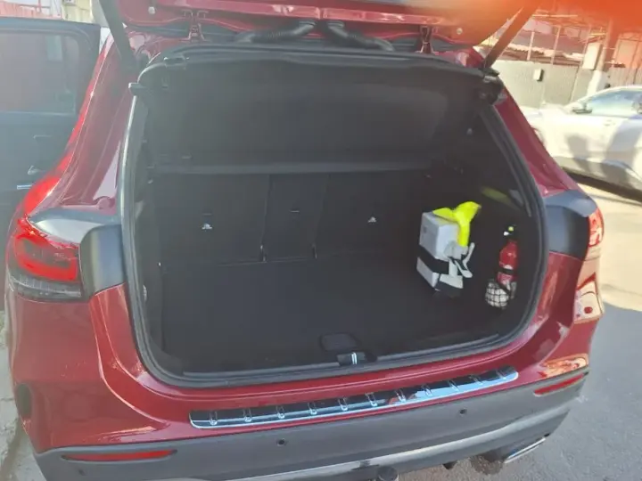 Mercedes-Benz GLA H247 250 e