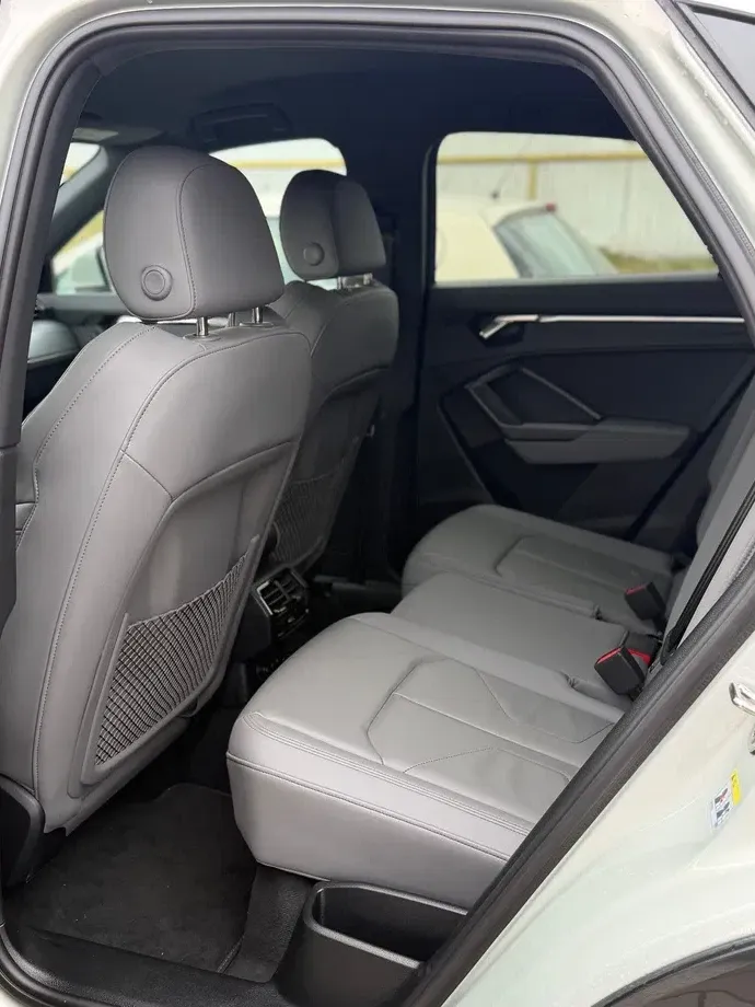 Audi Q3 F3 2.0 40 TFSI S tronic quattro S Line — imagine 9