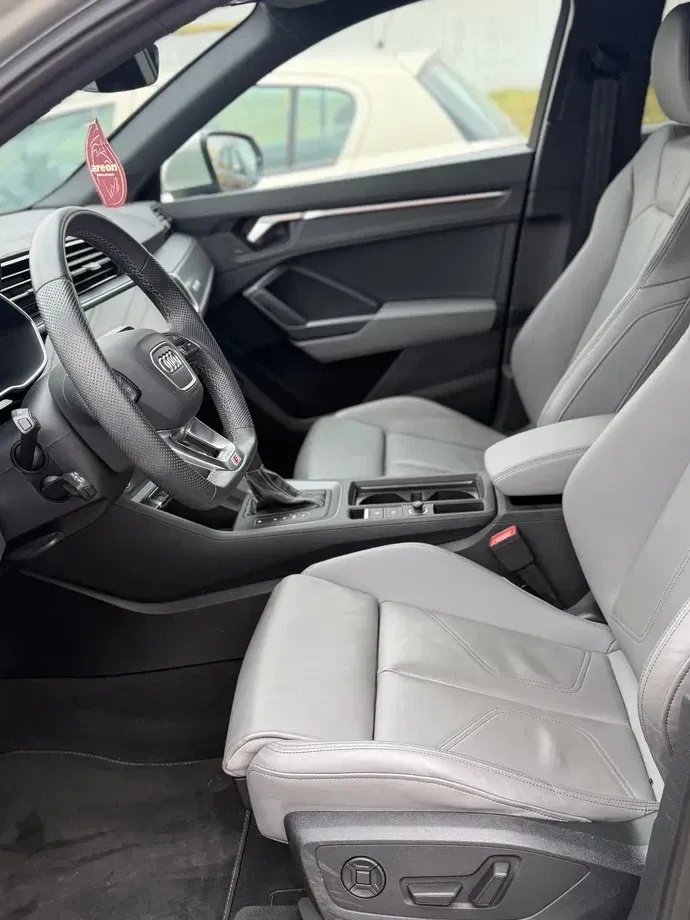 Audi Q3 F3 2.0 40 TFSI S tronic quattro S Line — imagine 8