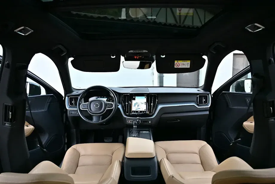 Volvo XC 60 II D4 AWD Geartronic Momentum — imagine 7
