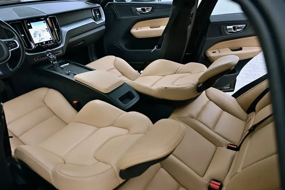 Volvo XC 60 II D4 AWD Geartronic Momentum — imagine 9