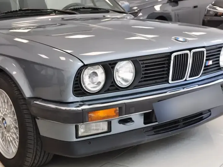 BMW Seria 3 E30