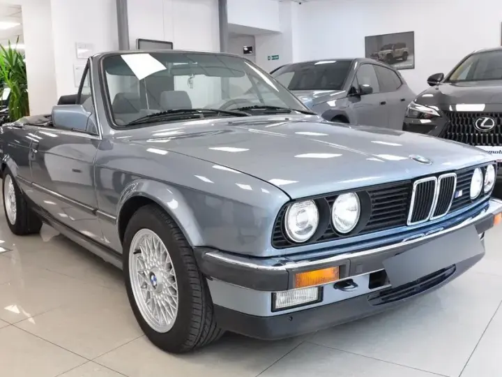 BMW Seria 3 E30