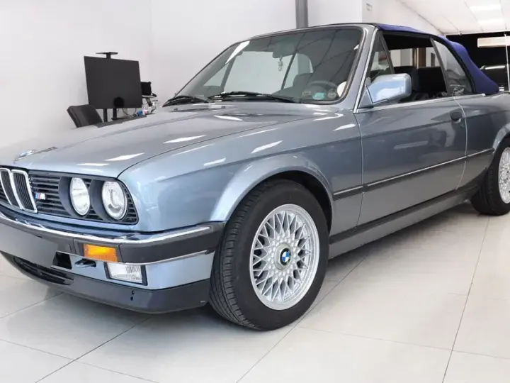 BMW Seria 3 E30
