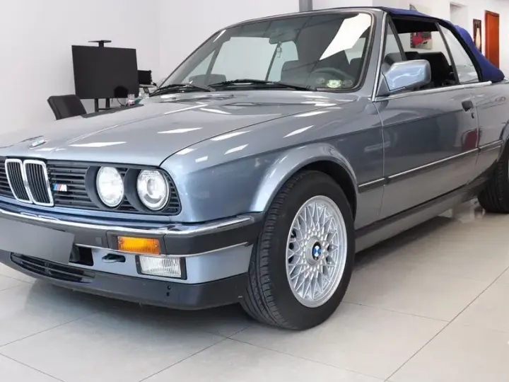 BMW Seria 3 E30