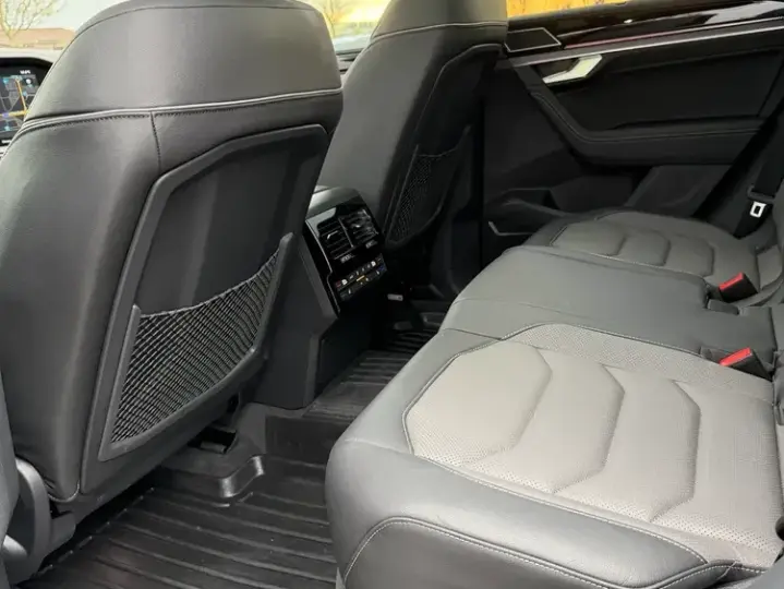 Volkswagen Touareg V6 TDI 4MOTION R-Line