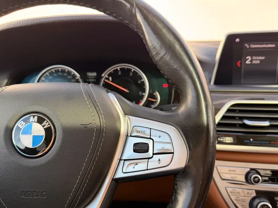 BMW Seria 7 750Ld xDrive — imagine 8