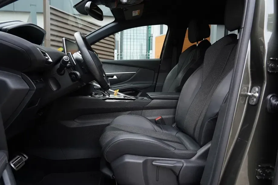 Peugeot 5008 II 1.5 BlueHDI s&s EAT8 Active — imagine 9