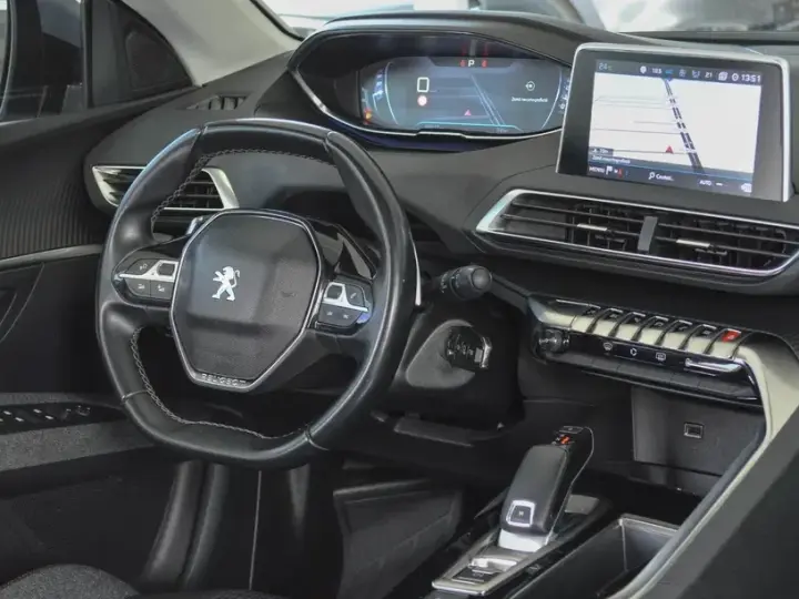 Peugeot 3008 II 1.5 BlueHDI S&S EAT8 Allure