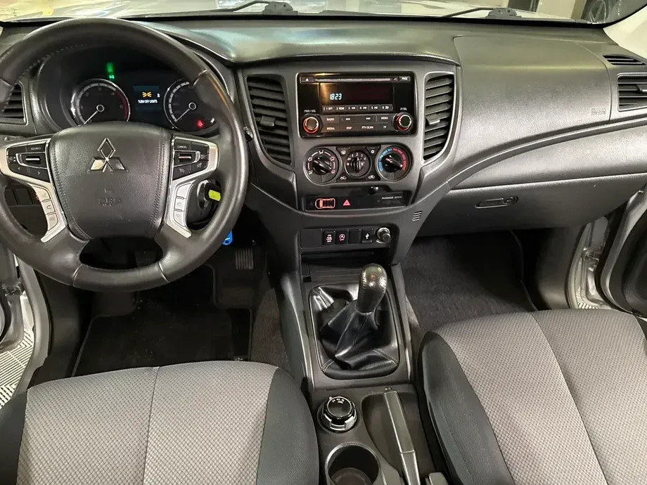 Mitsubishi L200 — imagine 9