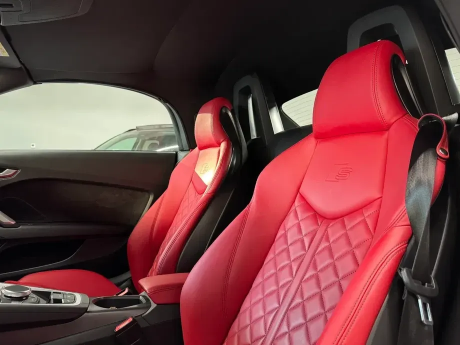 Audi TT S 8S TFSI quattro tronic — imagine 8