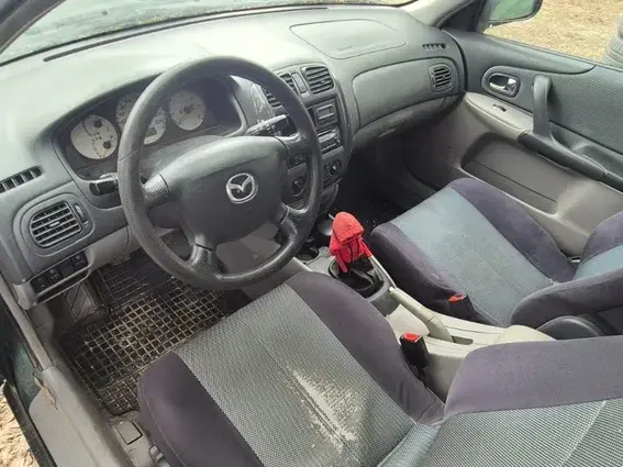Mazda 323