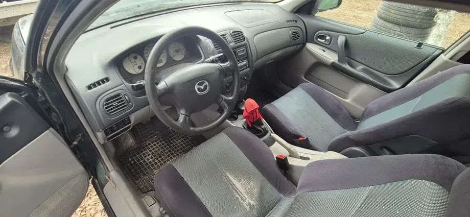 Mazda 323 — imagine 5