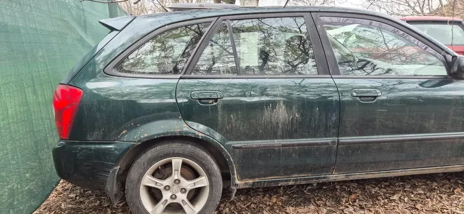 Mazda 323 — imagine 4