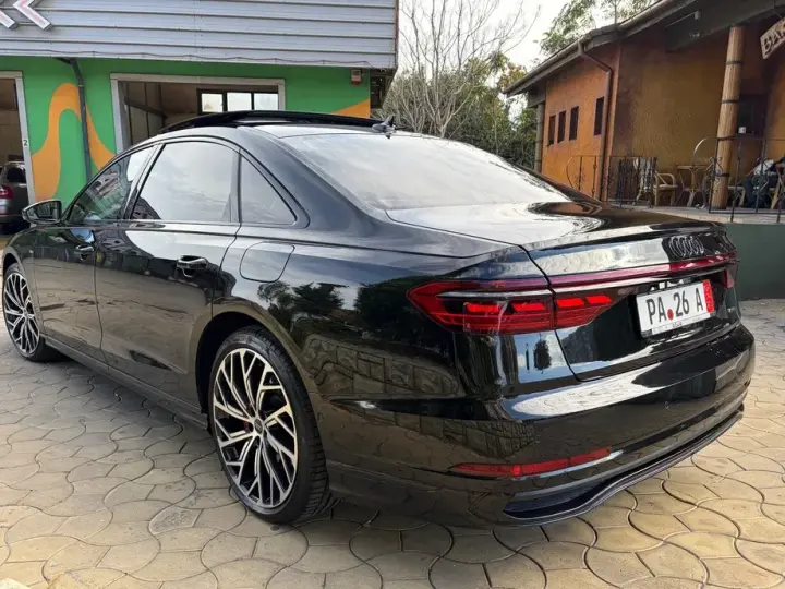 Audi A8