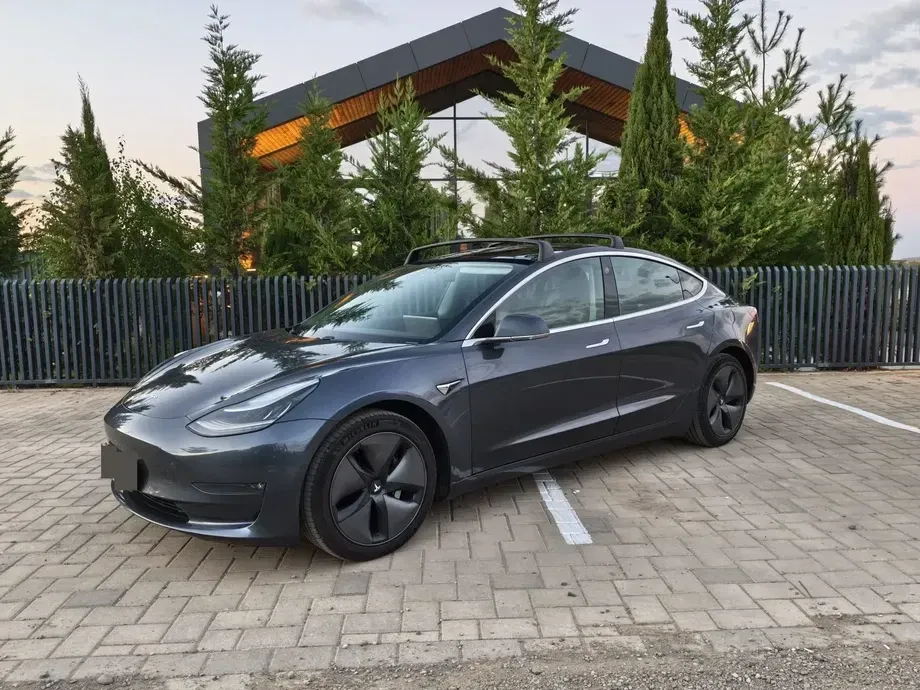 Tesla Model 3 Langstreckenbatterie Allradantrieb Dual Motor — imagine 7
