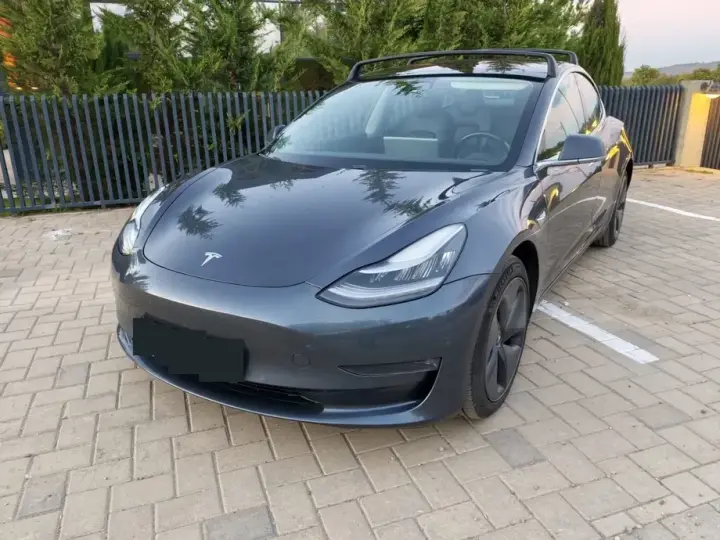 Tesla Model 3 Langstreckenbatterie Allradantrieb Dual Motor