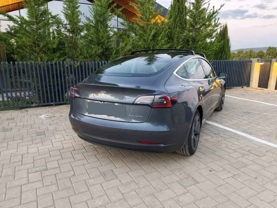 Tesla Model 3 Langstreckenbatterie Allradantrieb Dual Motor — imagine 6