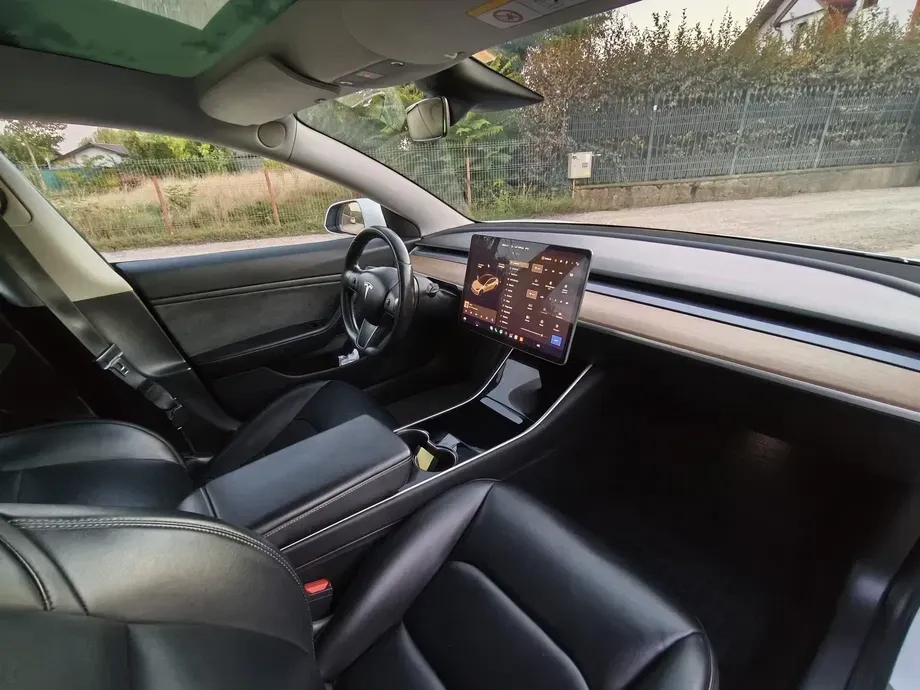 Tesla Model 3 Langstreckenbatterie Allradantrieb Dual Motor — imagine 9