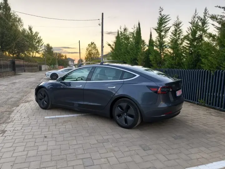 Tesla Model 3 Langstreckenbatterie Allradantrieb Dual Motor