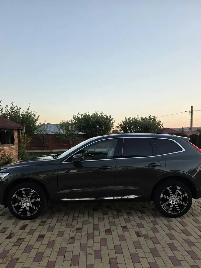 Volvo XC 60 II D5 AWD Geartronic Inscription — imagine 8